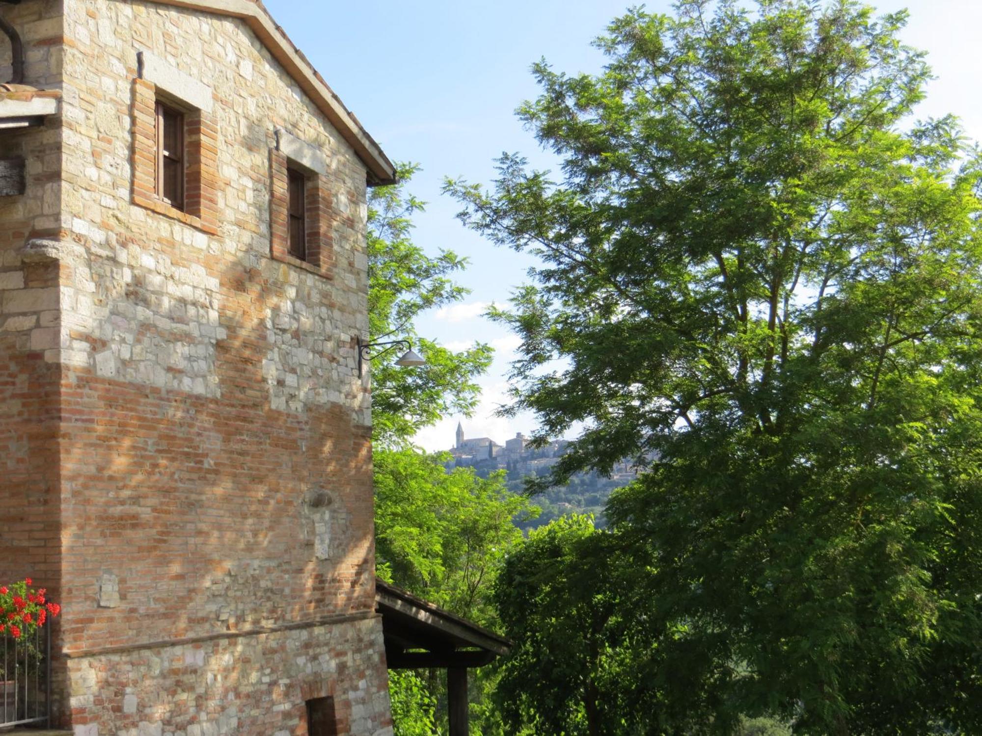 Agriturismo Casale Delle Lucrezie Todi Kültér fotó